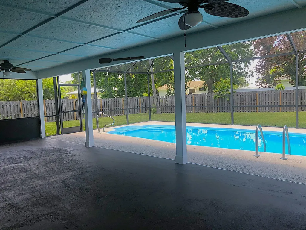 1991 SE West Dunbrooke Circle Port St Lucie FL 34952
