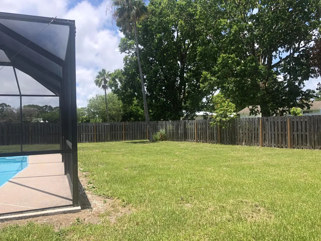 1991 SE West Dunbrooke Circle Port St Lucie FL 34952