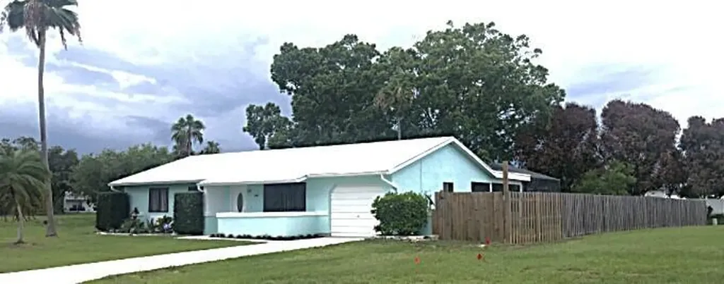 1991 SE West Dunbrooke Circle Port St Lucie FL 34952