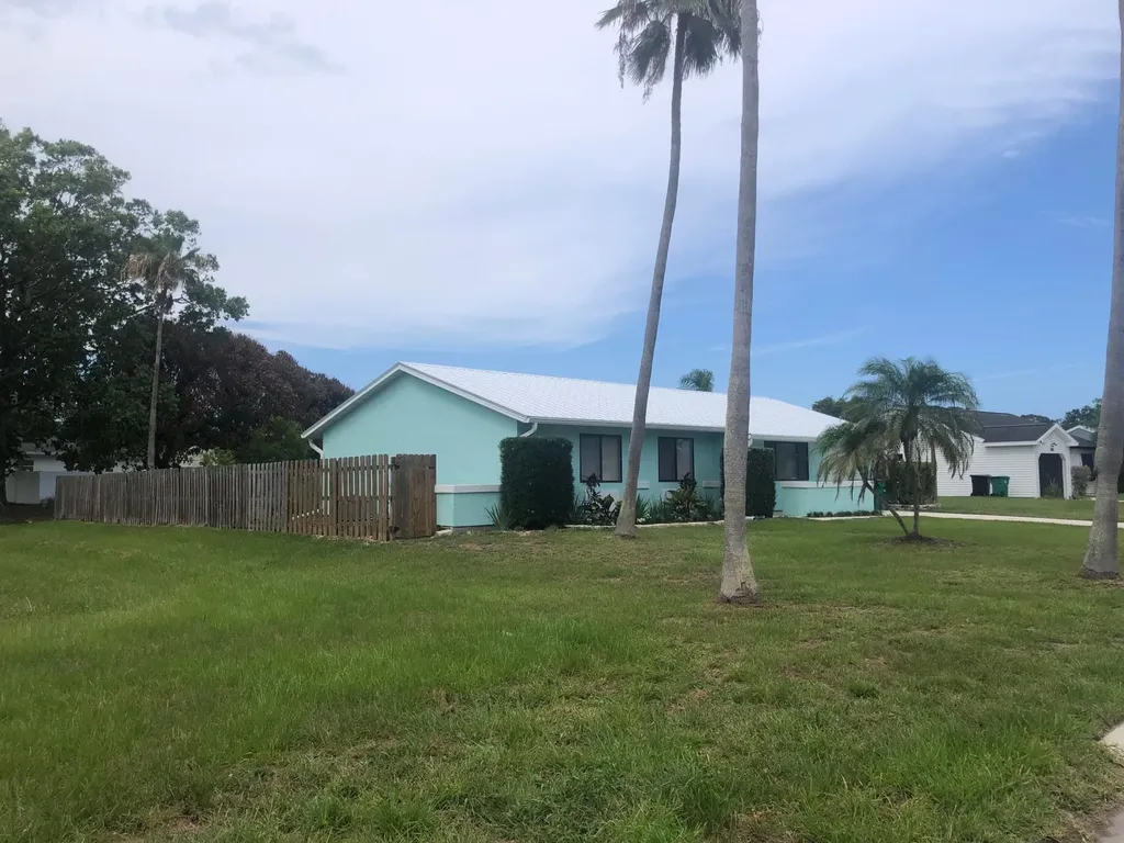 1991 SE West Dunbrooke Circle Port St Lucie FL 34952