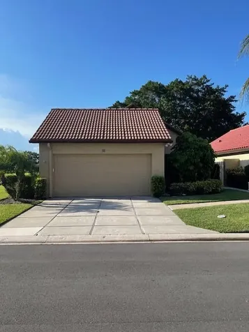 18 Ironwood Way N Palm Beach Gardens FL 33418