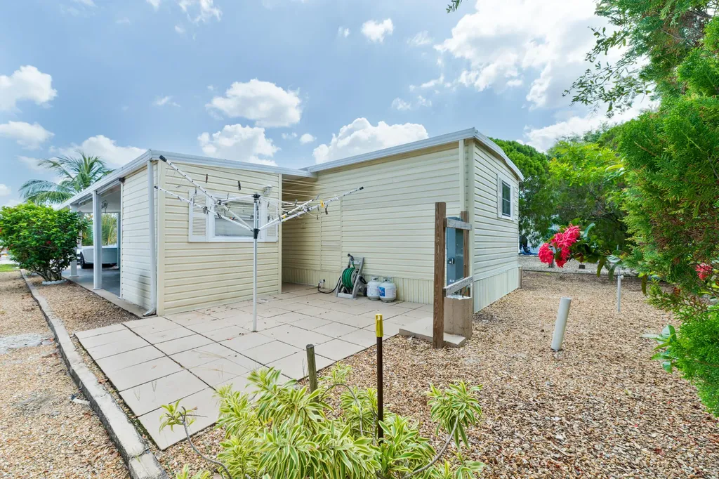 2874 SW 58th Street Fort Lauderdale FL 33312
