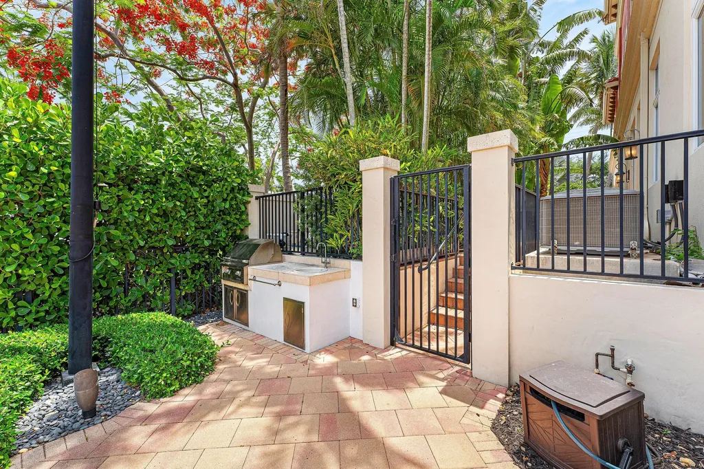 453 NE 19th Avenue Deerfield Beach FL 33441