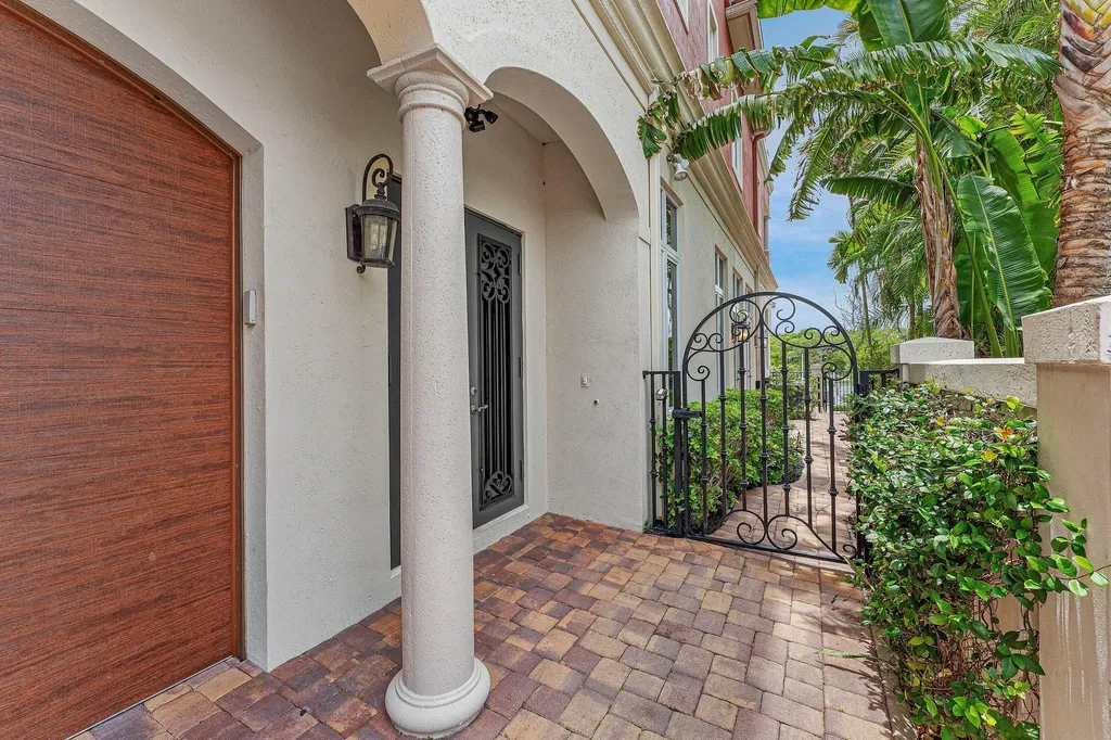 453 NE 19th Avenue Deerfield Beach FL 33441