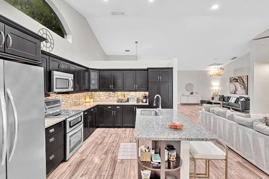 7445 Rockbridge Circle Lake Worth FL 33467