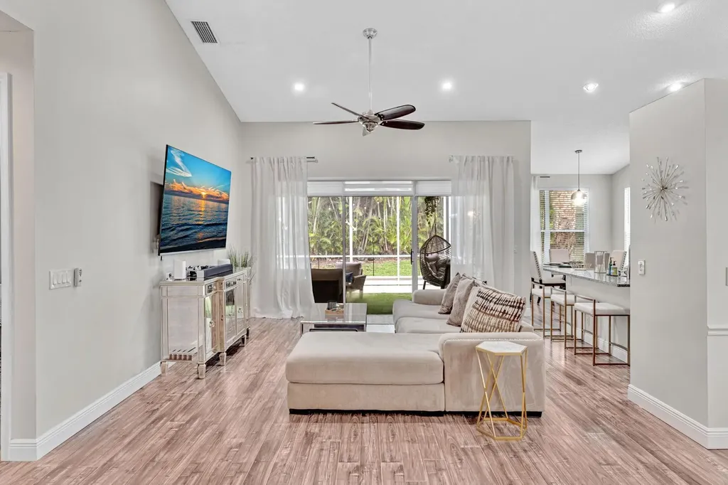 7445 Rockbridge Circle Lake Worth FL 33467