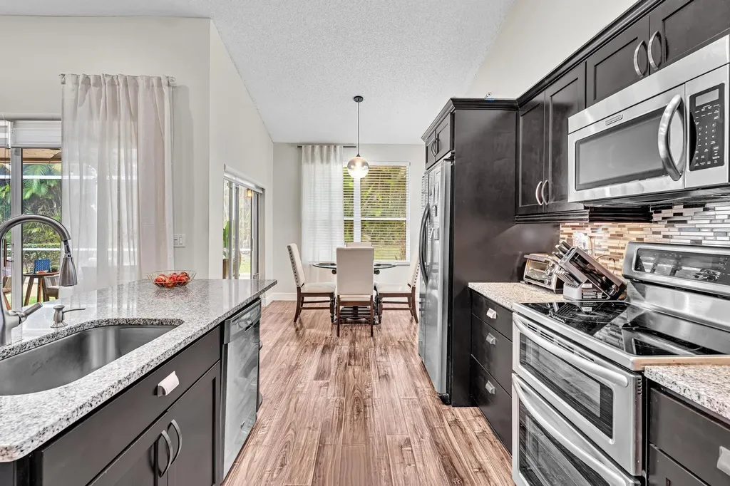 7445 Rockbridge Circle Lake Worth FL 33467