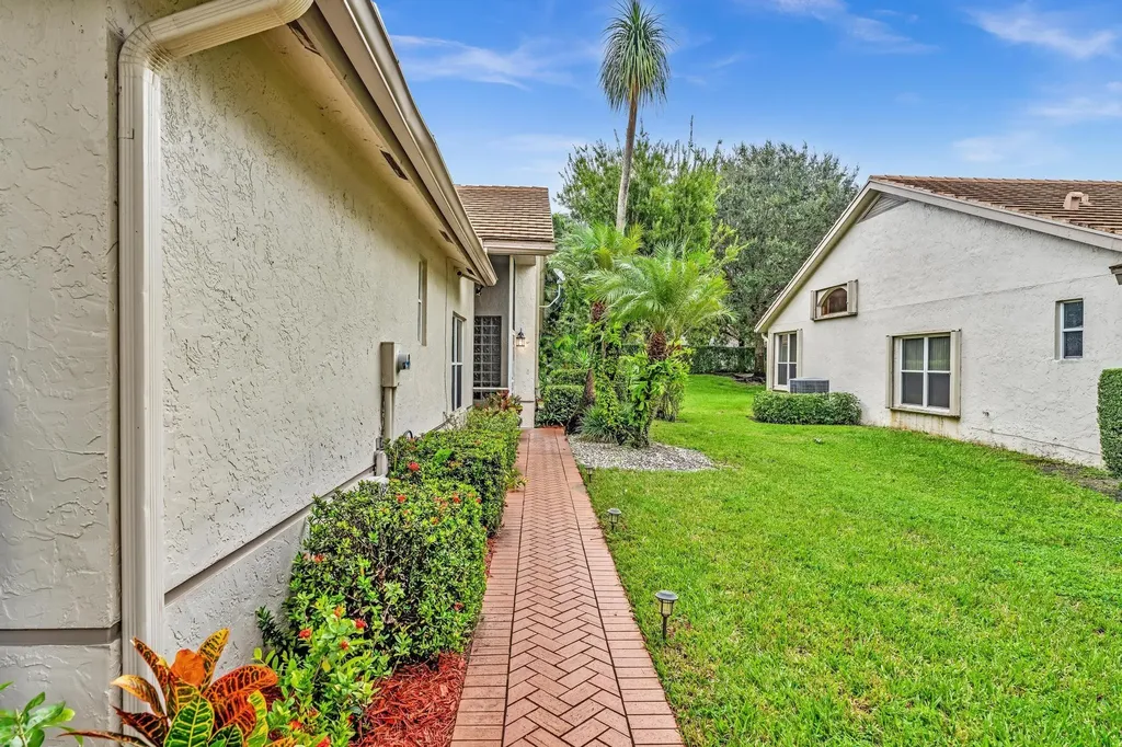 7445 Rockbridge Circle Lake Worth FL 33467