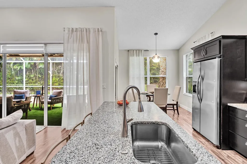 7445 Rockbridge Circle Lake Worth FL 33467
