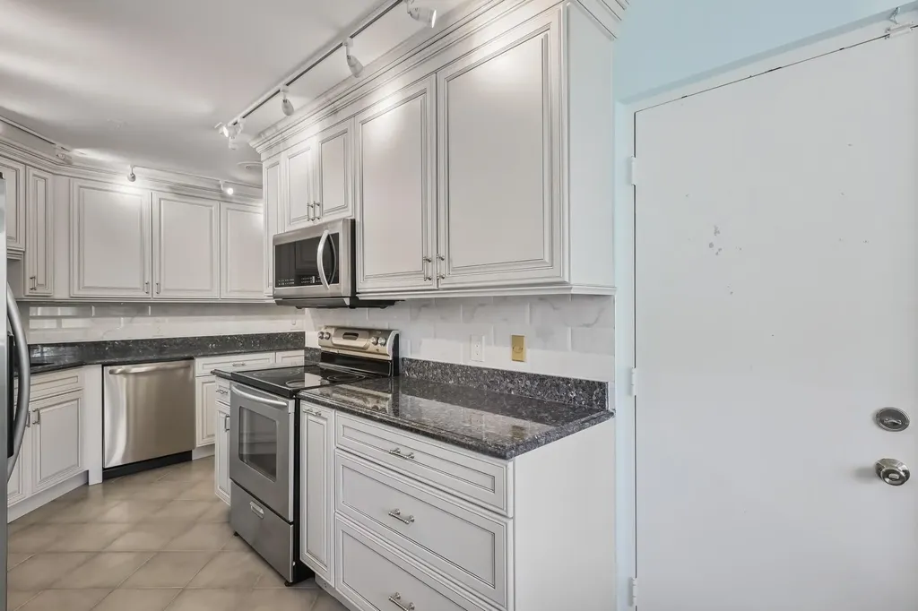 4738 Fountains Drive S Lake Worth FL 33467
