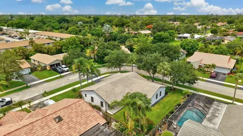 7909 NW 18th Place Margate FL 33063