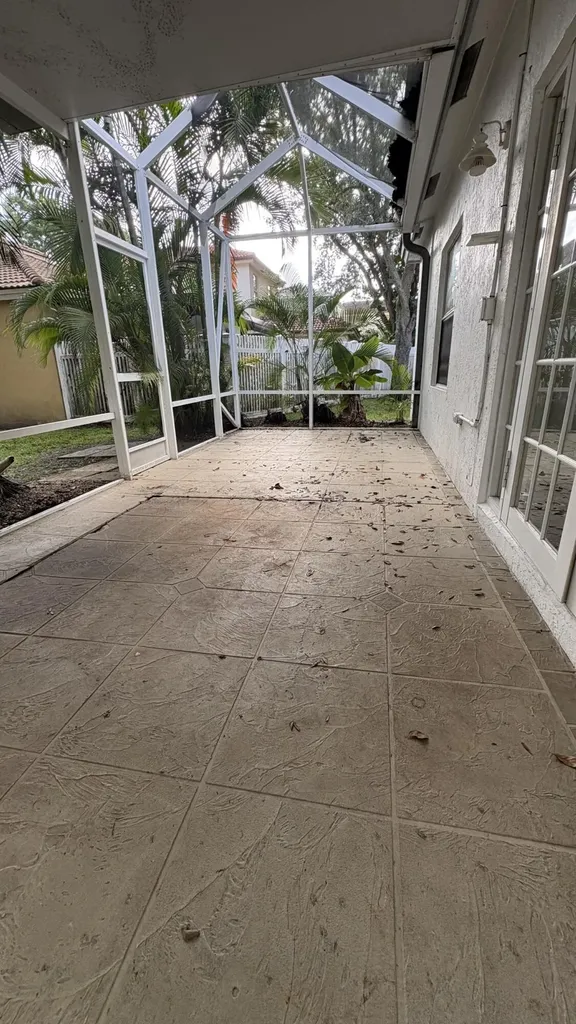 4967 Pelican Manor Coconut Creek FL 33073