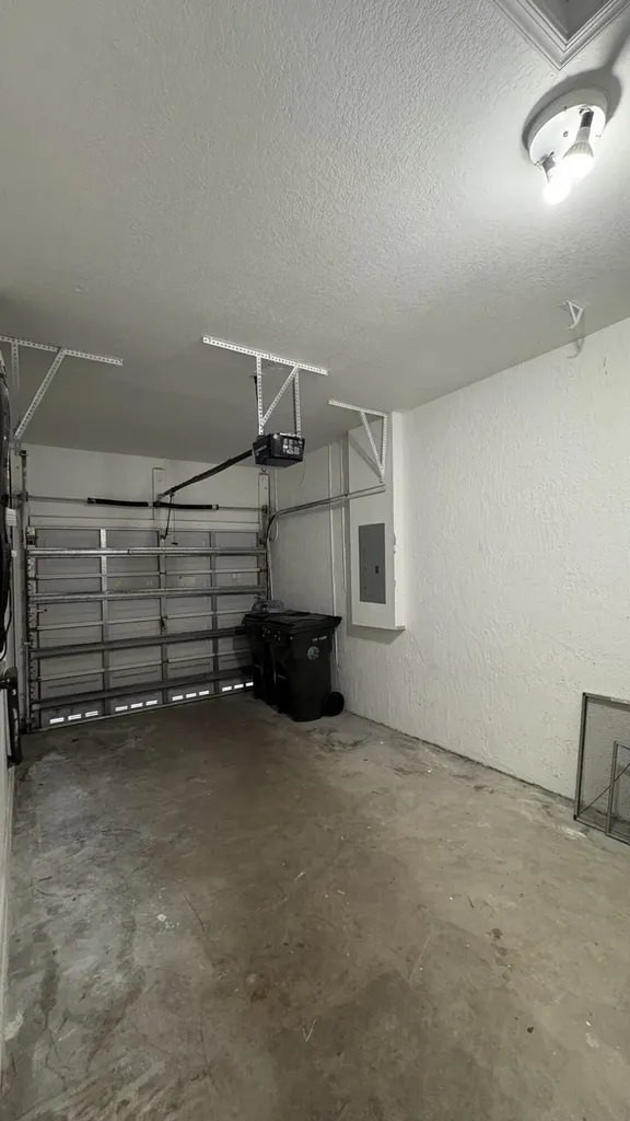 4967 Pelican Manor Coconut Creek FL 33073