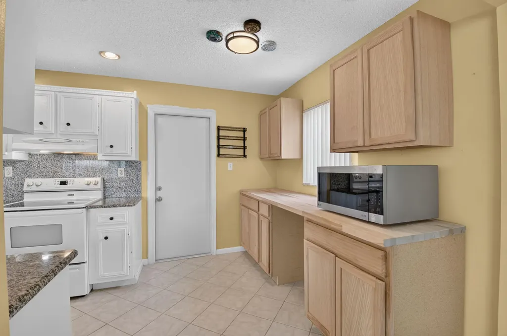 1710 SW 20th Street Boynton Beach FL 33426