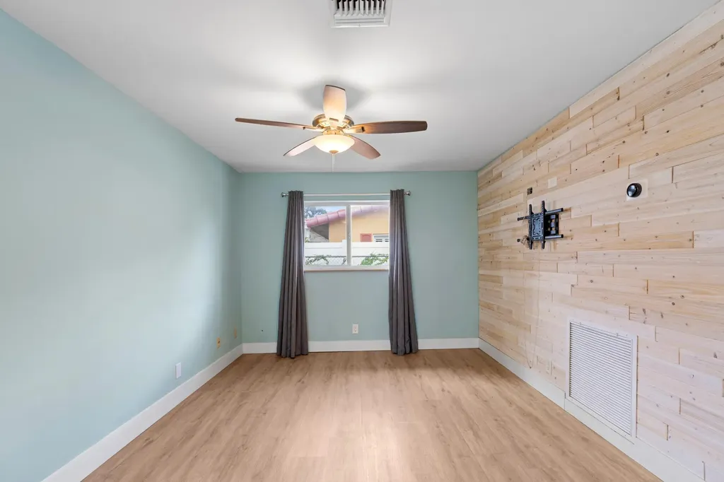 4100 NW 7th Street Coconut Creek FL 33066