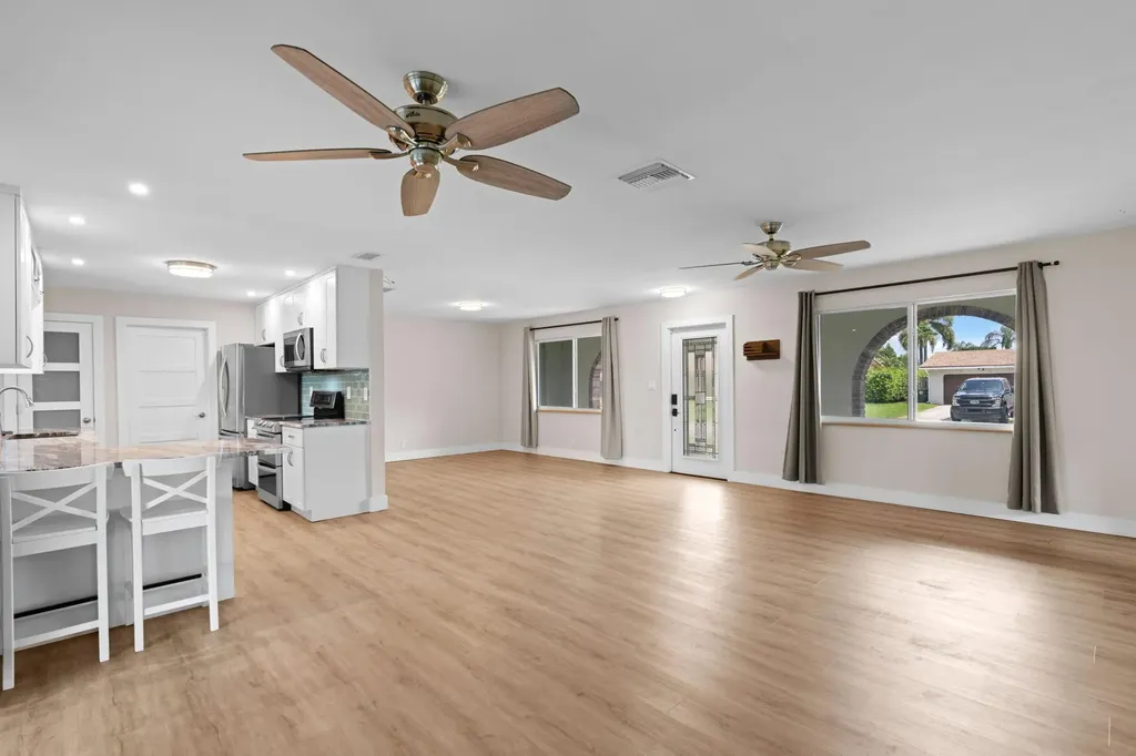 4100 NW 7th Street Coconut Creek FL 33066