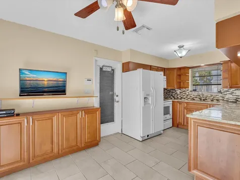 4041 NE 18th Terrace Pompano Beach FL 33064