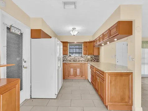 4041 NE 18th Terrace Pompano Beach FL 33064