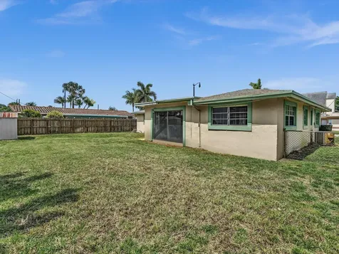 4041 NE 18th Terrace Pompano Beach FL 33064