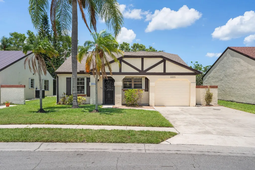2225 SE Barrington Street Port St Lucie FL 34952