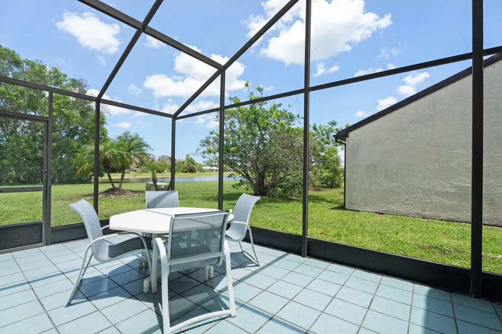 2225 SE Barrington Street Port St Lucie FL 34952