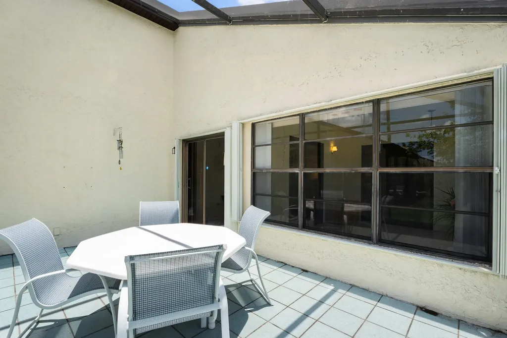 2225 SE Barrington Street Port St Lucie FL 34952