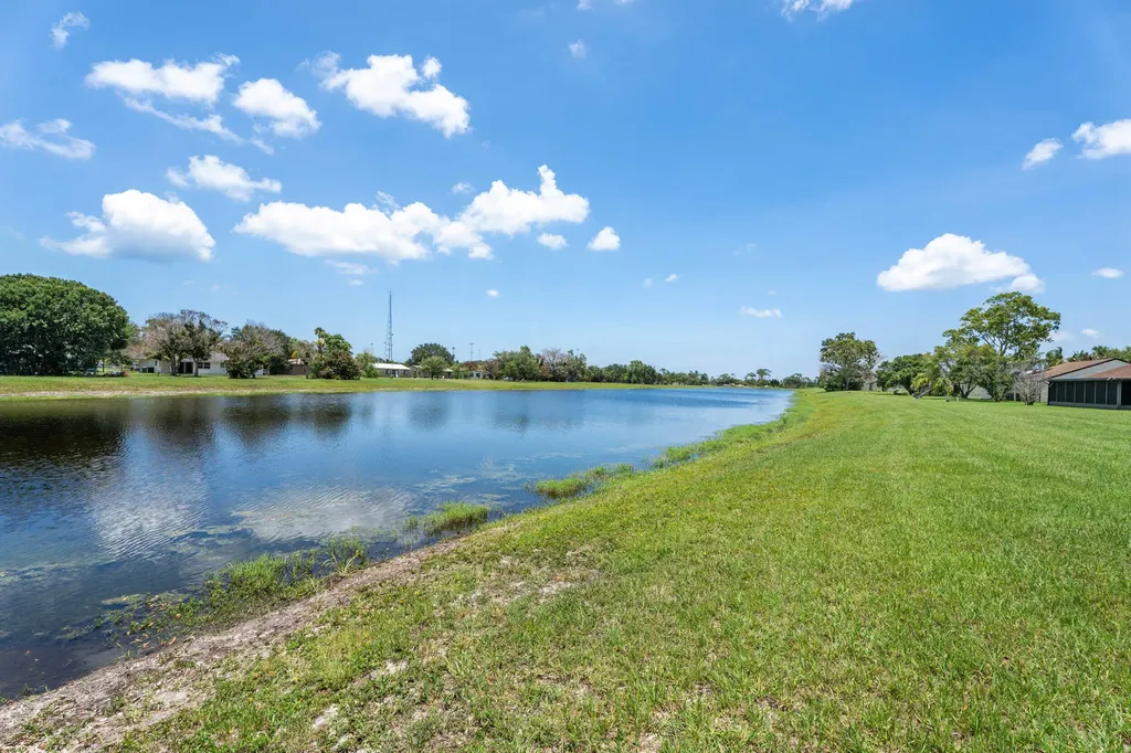 2225 SE Barrington Street Port St Lucie FL 34952