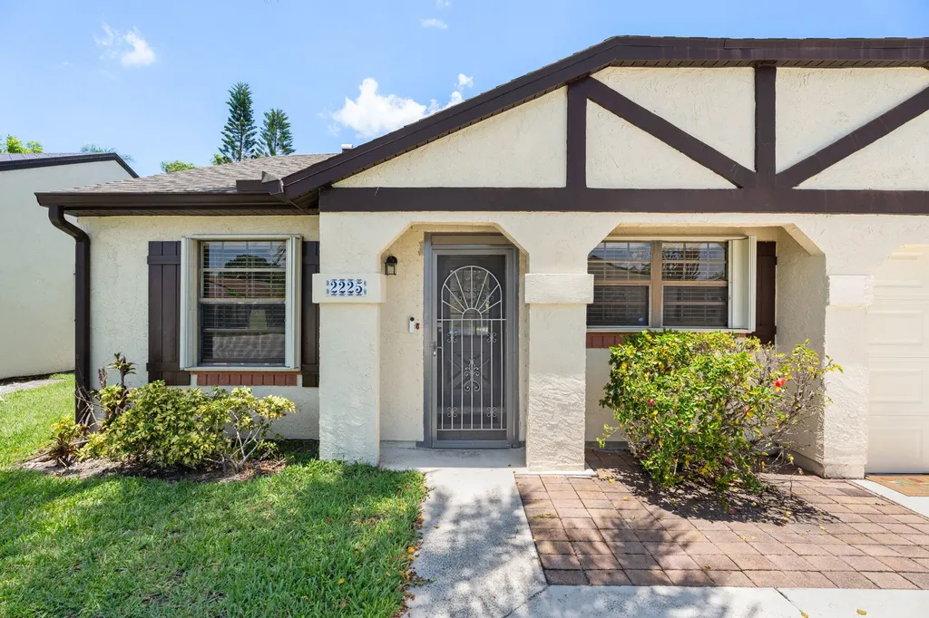 2225 SE Barrington Street Port St Lucie FL 34952