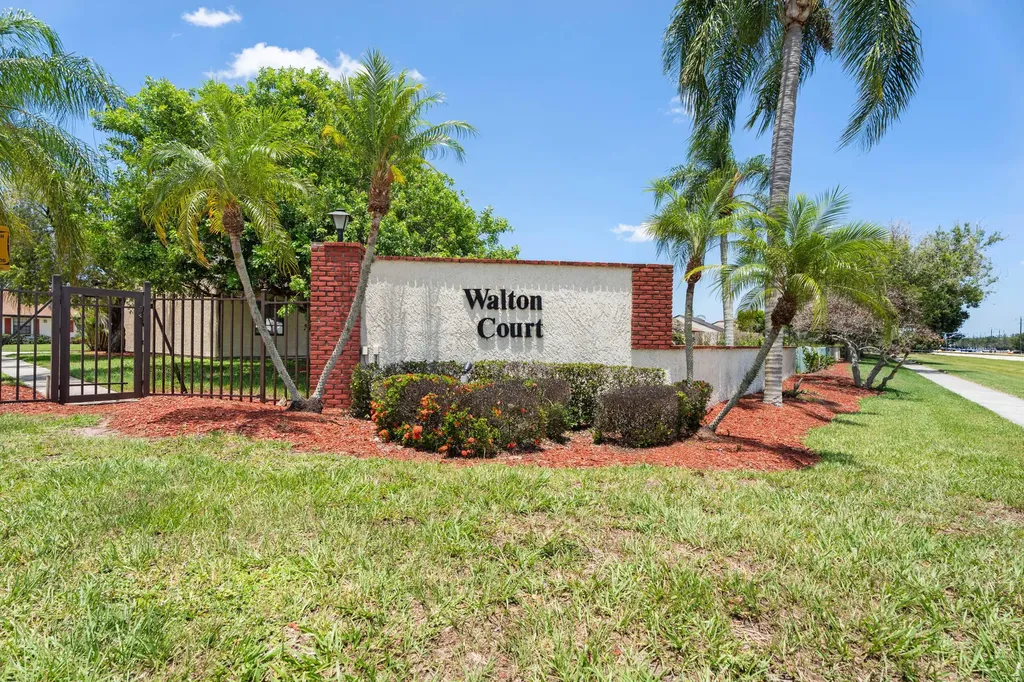 2225 SE Barrington Street Port St Lucie FL 34952