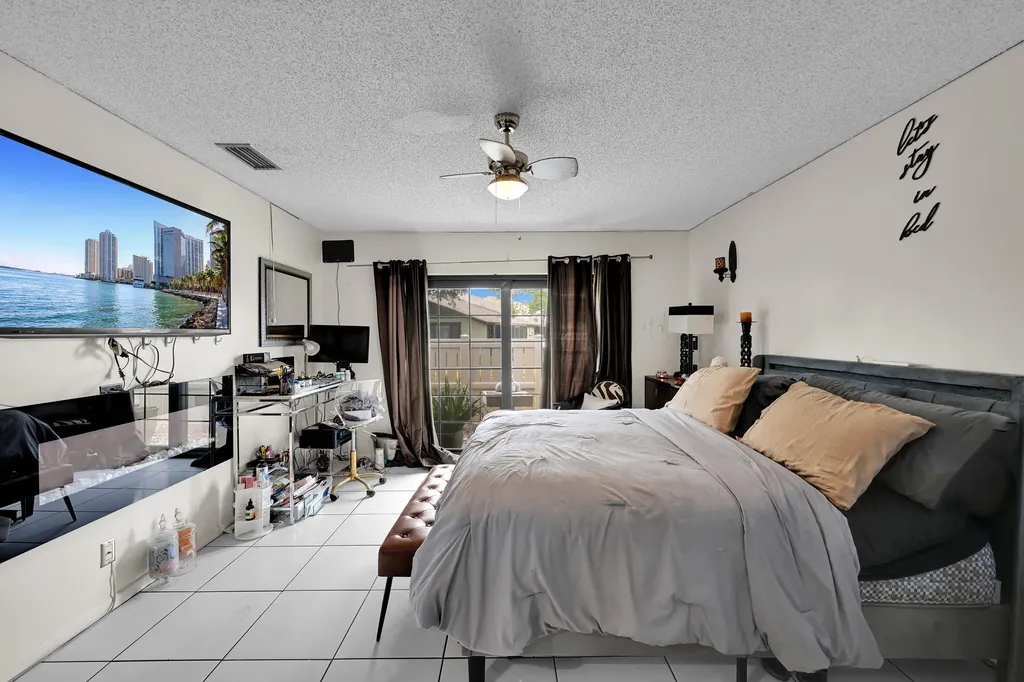 627 Banks Road Margate FL 33063