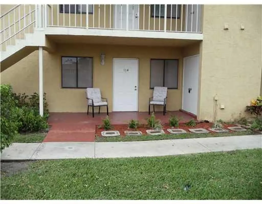 6023 10th Avenue N Greenacres FL 33463