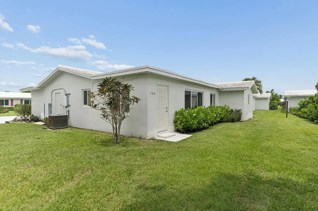 709 SW 15th Street Boynton Beach FL 33426