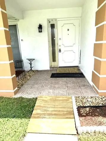 1216 S S Lakes End Drive Fort Pierce FL 34982