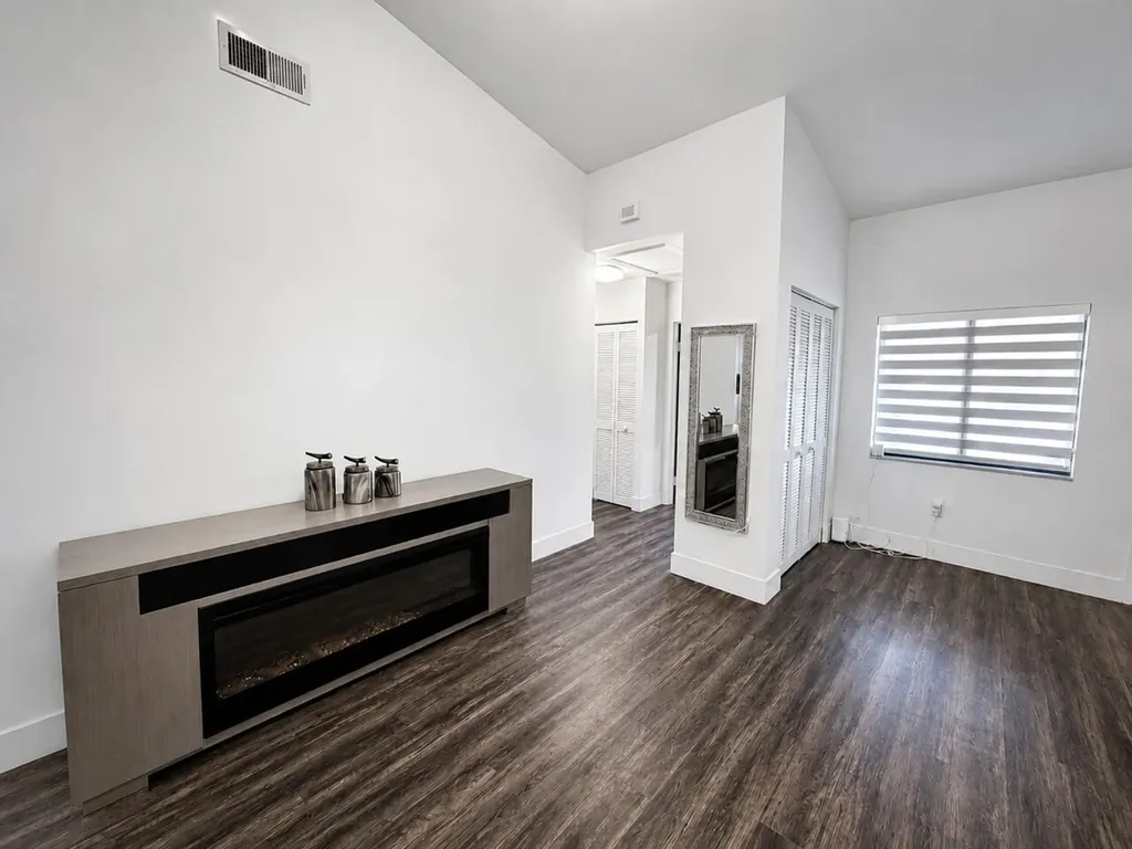 1541 N 14th Terrace Hollywood FL 33020