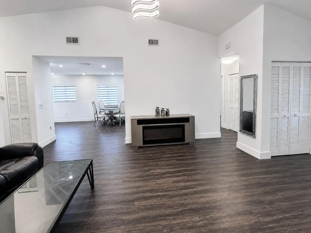 1541 N 14th Terrace Hollywood FL 33020