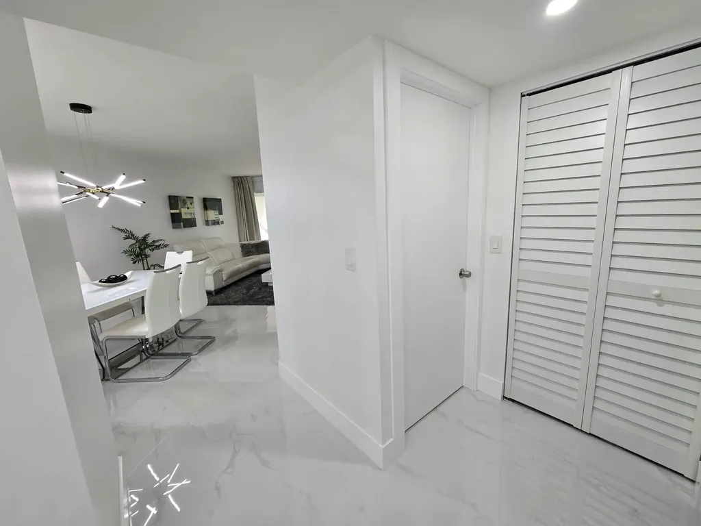 5577 Courtyard Drive Margate FL 33063