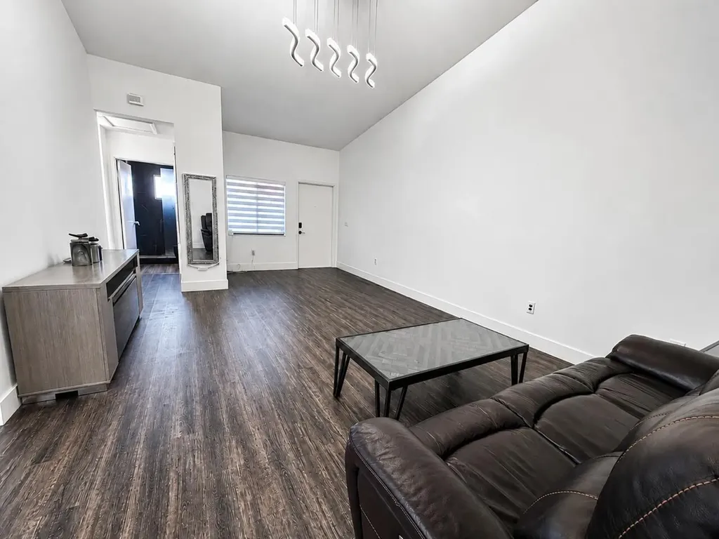 1541 N 14th Terrace Hollywood FL 33020