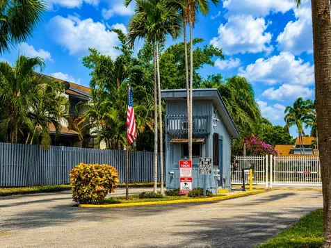 1541 N 14th Terrace Hollywood FL 33020