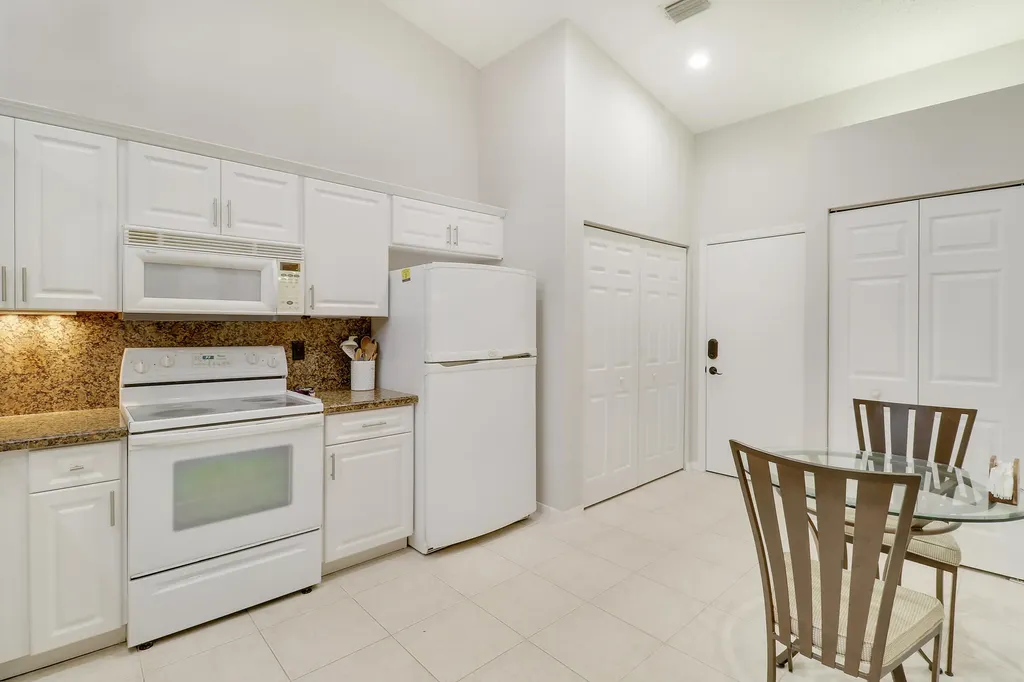 8063 Dolomtian Way Boynton Beach FL 33472