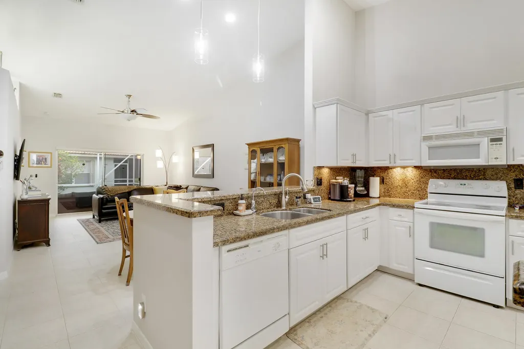 8063 Dolomtian Way Boynton Beach FL 33472