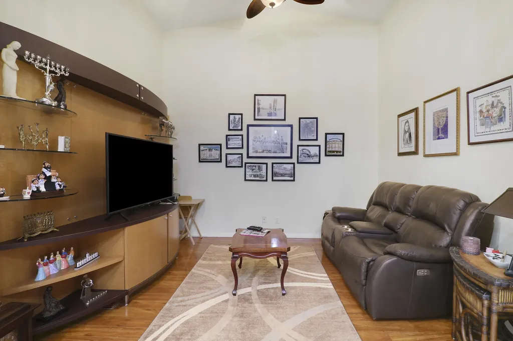 8063 Dolomtian Way Boynton Beach FL 33472