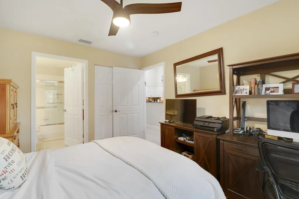 8063 Dolomtian Way Boynton Beach FL 33472