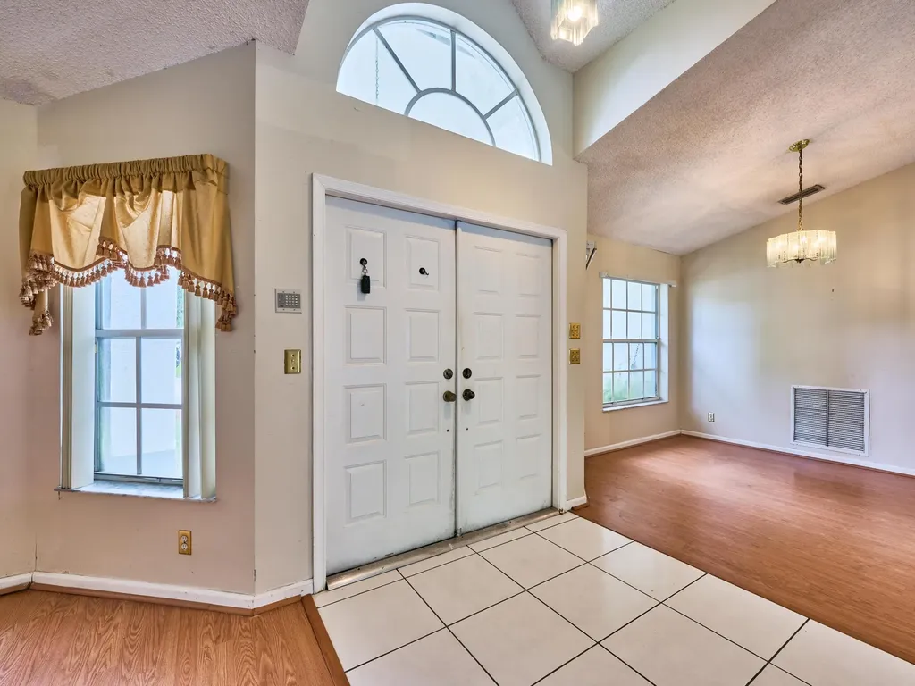 4610 NW 100th Way Coral Springs FL 33076