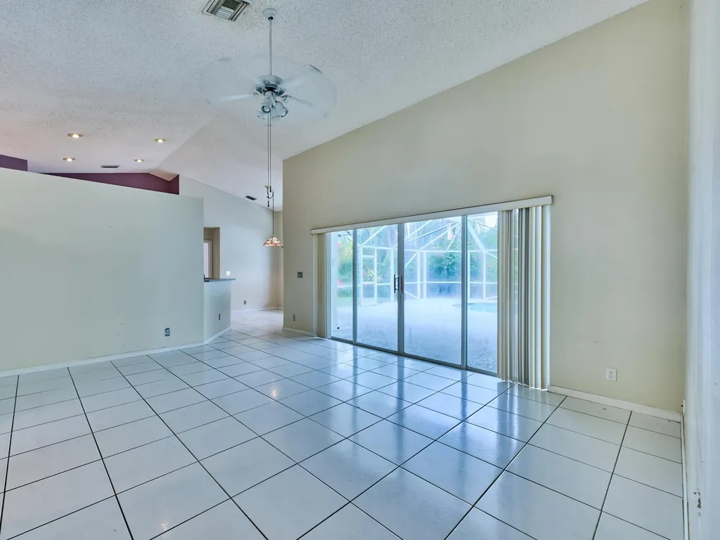 4610 NW 100th Way Coral Springs FL 33076
