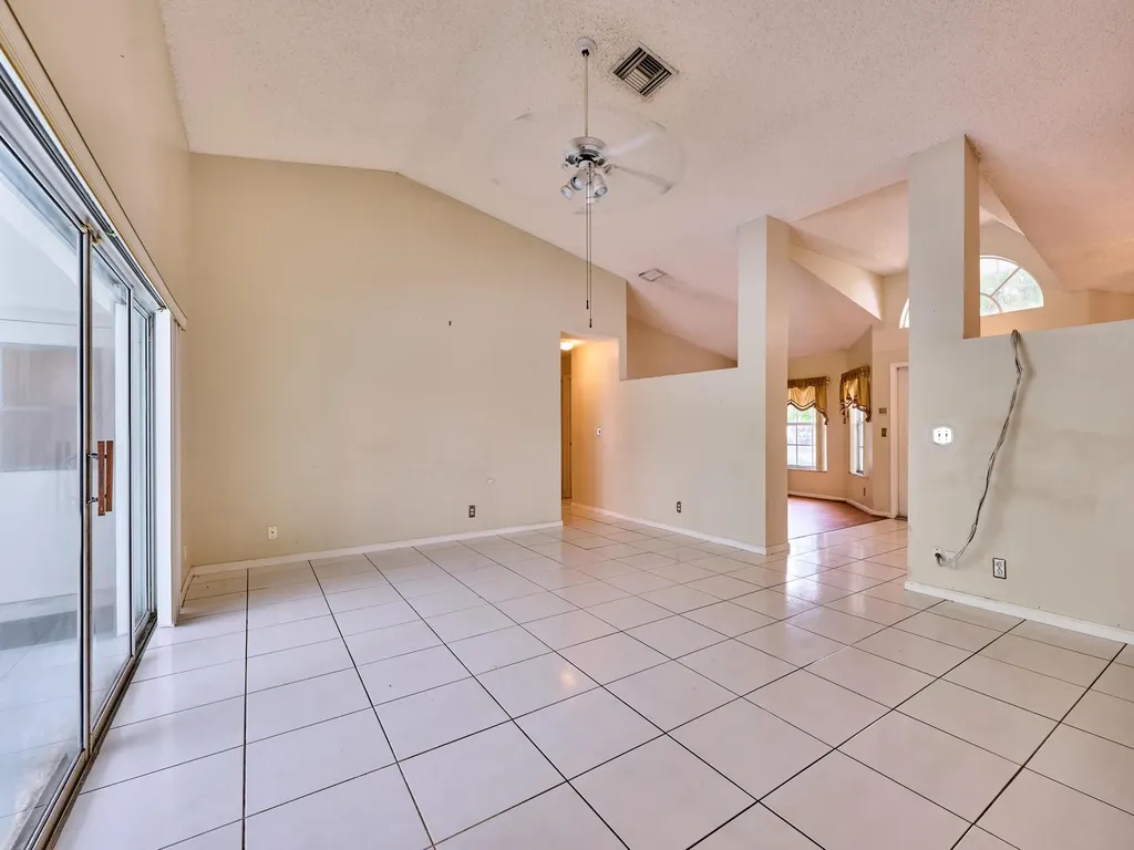 4610 NW 100th Way Coral Springs FL 33076