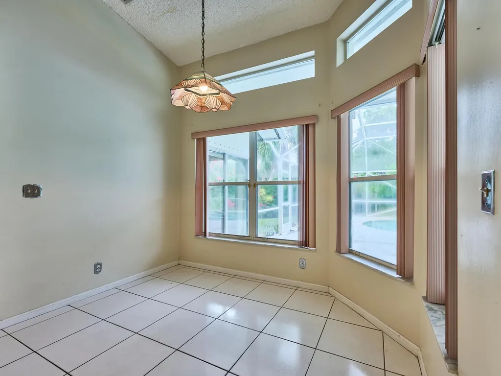 4610 NW 100th Way Coral Springs FL 33076