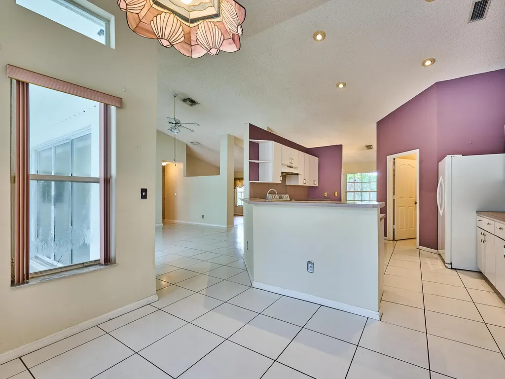 4610 NW 100th Way Coral Springs FL 33076