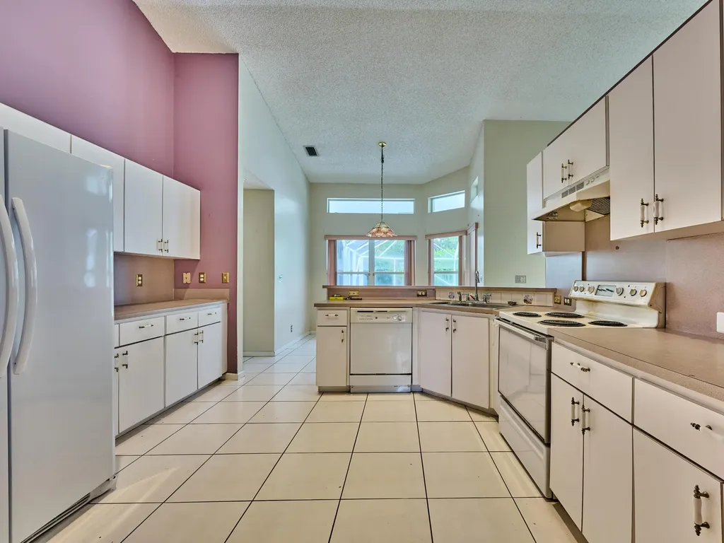 4610 NW 100th Way Coral Springs FL 33076