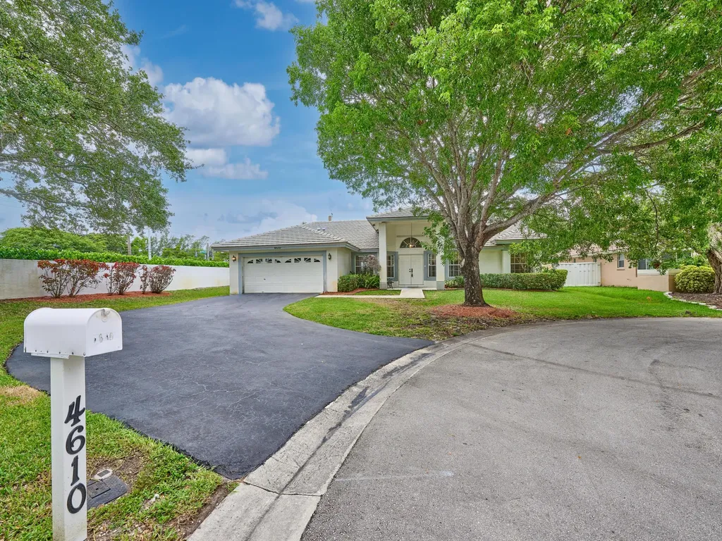 4610 NW 100th Way Coral Springs FL 33076