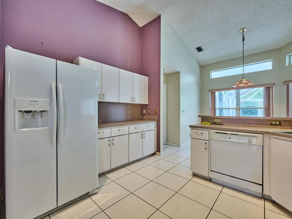 4610 NW 100th Way Coral Springs FL 33076